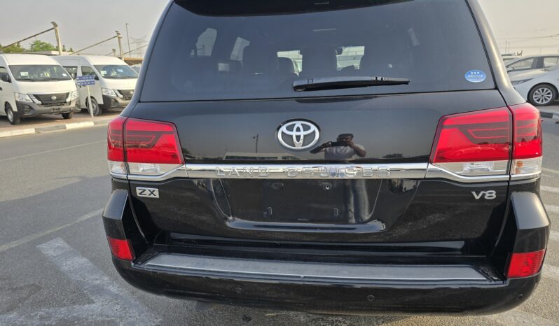 
								TOYOTA LAND CRUISER full									