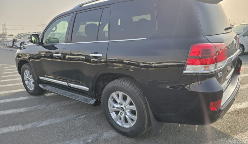 
								TOYOTA LAND CRUISER full									