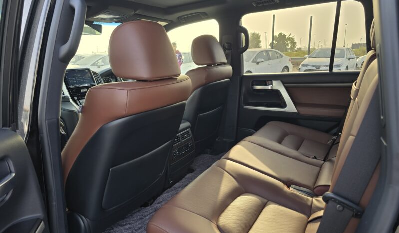 
								TOYOTA LAND CRUISER full									