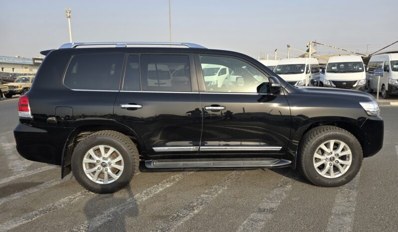 
								TOYOTA LAND CRUISER full									