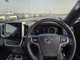 
										TOYOTA LAND CRUISER full									