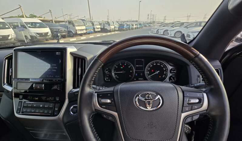 
								TOYOTA LAND CRUISER full									